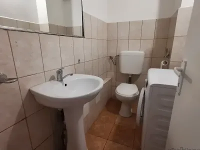 baie cu masina spalat inchiriere apartament Sector 6 București